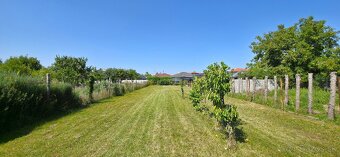 PNORF – 3i RD s veľkou záhradou v peknej uličke v Maduniciac - 13