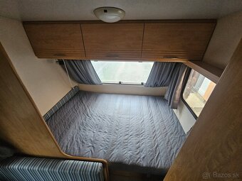 Lahky obytny prives Caravelair - 900 kg, predstan - 13