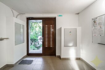 Na predaj: zariadený 1-izbový byt, 40 m² – Fončorda, Banská  - 13