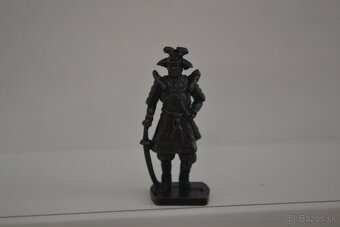 KINDER Kovové -škoti a samuraji - 13