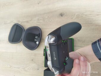 Xbox Elite Wireless Controller Series 1 - 13