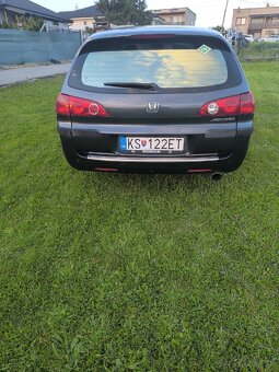 Honda Accord Tourer 2.0 benzín - 13