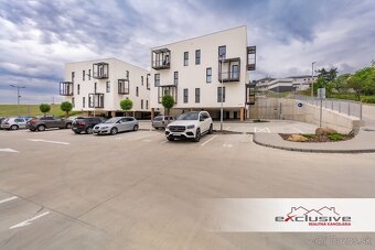 3 IZBOVÝ BYT – TRNKOV, 69 M², PARK. STÁTIE - 13