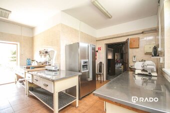 RADO | Reštaurácia s pozemkom 2020m2, Partizánske - 13