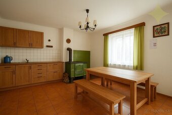 Váš súkromný raj s dychberúcim výhľadom a 9 444m2 veľkým poz - 13