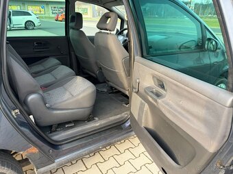 Volkswagen Sharan 1.9 TDi 7 míst - 13