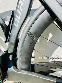 NOVÝ NEJAZDENÝ AERO BICYKEL GUSTO DURO EVO DB 2025 - 13