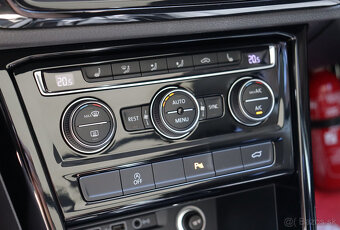 Volkswagen Touran 2.0 TDI SCR Higline 7-miestne - 13