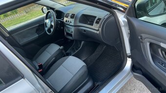 SKODA FABIA COMBI 2010 1.2 BENZIN 118000KM KUPENE NA SK - 13