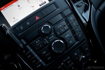 Opel Astra Sport Tourer ST 1.4 Turbo 140k Cosmo - 13