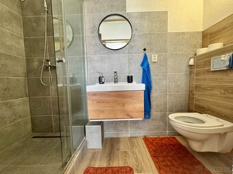 Priestranný 6.-izb. RD, 612m2 pozemok, obec Smolenice - 13