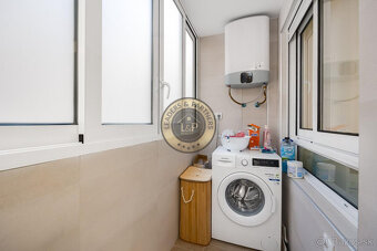 Apartmán 4+kk s balkónom a bazénom Torrevieja-Playa del Aceq - 13