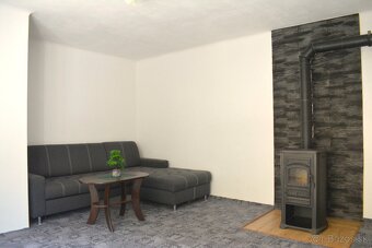 PRIESTRANNÝ A ZREKONŠTRUOVANÝ 6-IZBOVÝ DOM V CENTRE MESTA, P - 13