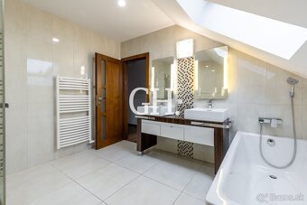 KOMPLEXNÝ 4-IZBOVÝ RD |  Ľudvikov Dvor | Moderne zariadený | - 13