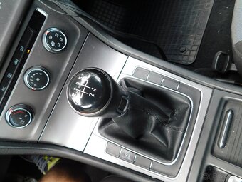 VW Golf Variant 1,6 TDI 153 000km - 13