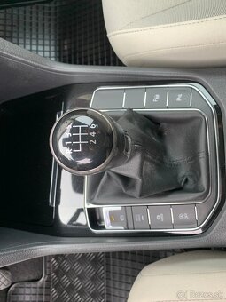 Volkswagen Golf Sportsvan 2.0TDi,110KW,P. KAMERA, VÝBAVA - 13
