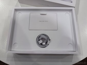  MacBook Pro 13" M2 chip 24GB/2TB Strieborný SK - 13
