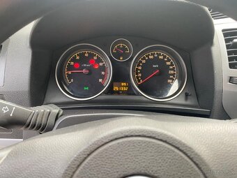 Opel Zafira 1.6 16V benzín LPG - 13