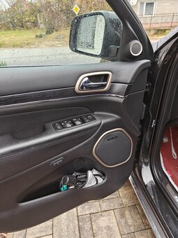 Jeep Grand Cherokee - 13