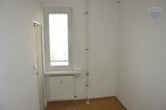 Predaj veľký 2,5 izbový byt Bratislava III - Nové Mesto - 13