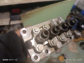 Cat 226b smykovy kolesovy nakladač - 13