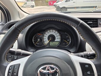 Toyota Yaris 1.3 MT6 (99 koní) benzín štvorvalec - 13