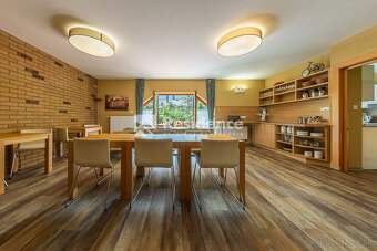 Zabehnutý penzión neďaleko Jasnej s veľkým pozemkom - 13