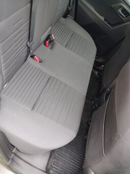 Toyota Auris Sport Touring - 13