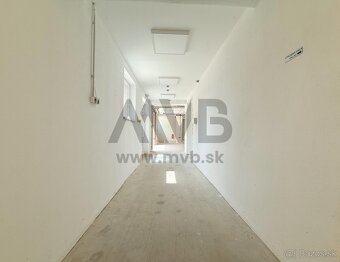 ADMINISTRATÍVNO-SKLADOVÉ CENTRUM 456 m² V HURBANOVE - 13