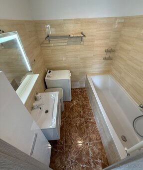 3-izbový byt s terasou, parkovaním vo dvore-Hegyeshalom - 13