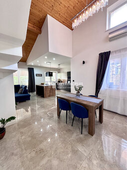 Ponúkame Vám na predaj moderne zrekonštruovaný poschodový ro - 13