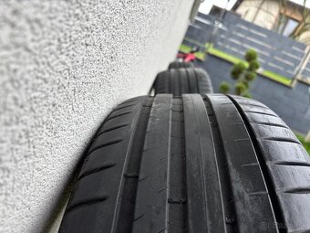235/45 R18 Michelin - 13