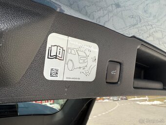 Ford Kuga 2.5 Duratec PHEV 225k Titanium X CVT
- 13