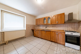 BOSEN | Zateplený dom s novou strechou, 7 árov, altánok. - 13