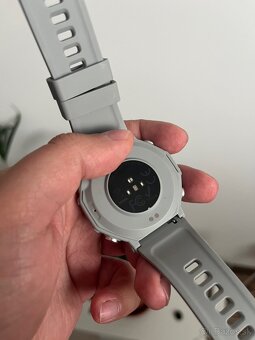 Strieborné smart hodinky s Amoled displejom - 13