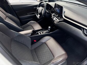 Toyota C-HR 1.8 Hybrid Executive E-CVT FWD - 13