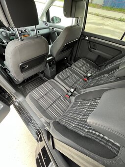 VW Touran Cross 2.0TDI DSG - 13