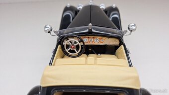 1:18 MERCEDES-BENZ 500K, 1 - 13