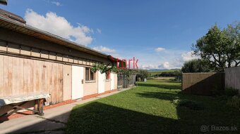 Rezervované - rodinný dom s krásnym pozemkom v obci Zbyňov - 13