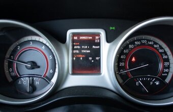 Fiat Freemont z roku 2014 - 13