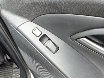 Hyundai ix35 4wd 2.0diesel - 13
