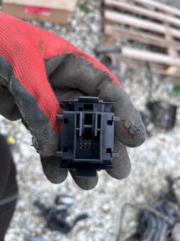 Škoda Fabia 2,Roomster vypínač okien, ovládač, páčky, budíky - 13