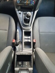 Predám  Ford Focus Kombi 1.5 TDCi Duratorq 120k Style - 13