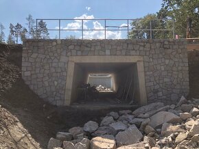 Kamenárske práce, oporné múry, chodníky a svahy z kameňa, - 13