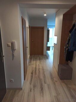 Na predaj 3-izbový svetlý byt s veľkým balkónom - 13