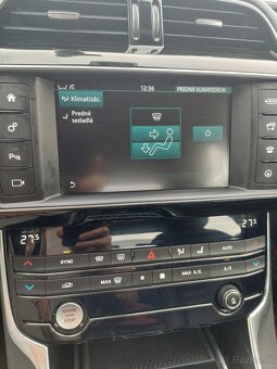 Jaguar Xe 2016 - 13