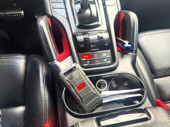 Porsche Cayenne Turbo - 13