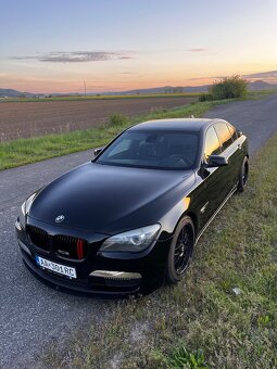 Predám BMW radu 7 (f01) s motorom 3.0d (180kw). Origo M pack - 13