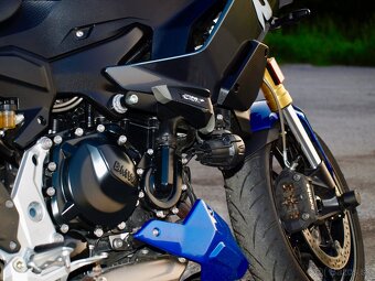BMW F900 XR - 13
