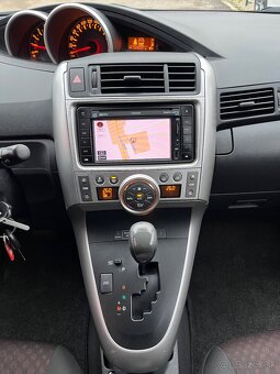 Toyota Verso 2.2 D-CAT = 7 Miest, Automat, Navi, Panoráma  = - 13